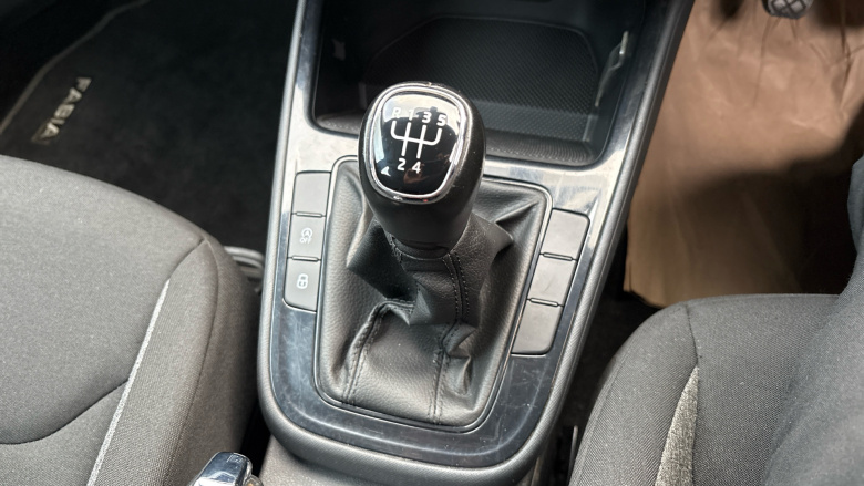 Skoda Fabia 1.0 MPI 80 SE Comfort 5dr Petrol Hatchback